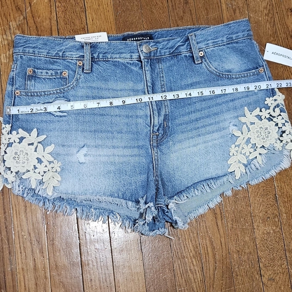 Aeropostal/vintage/ high-rise/denim shorts/ floral details/blue color/size 16 - Picture 9 of 13